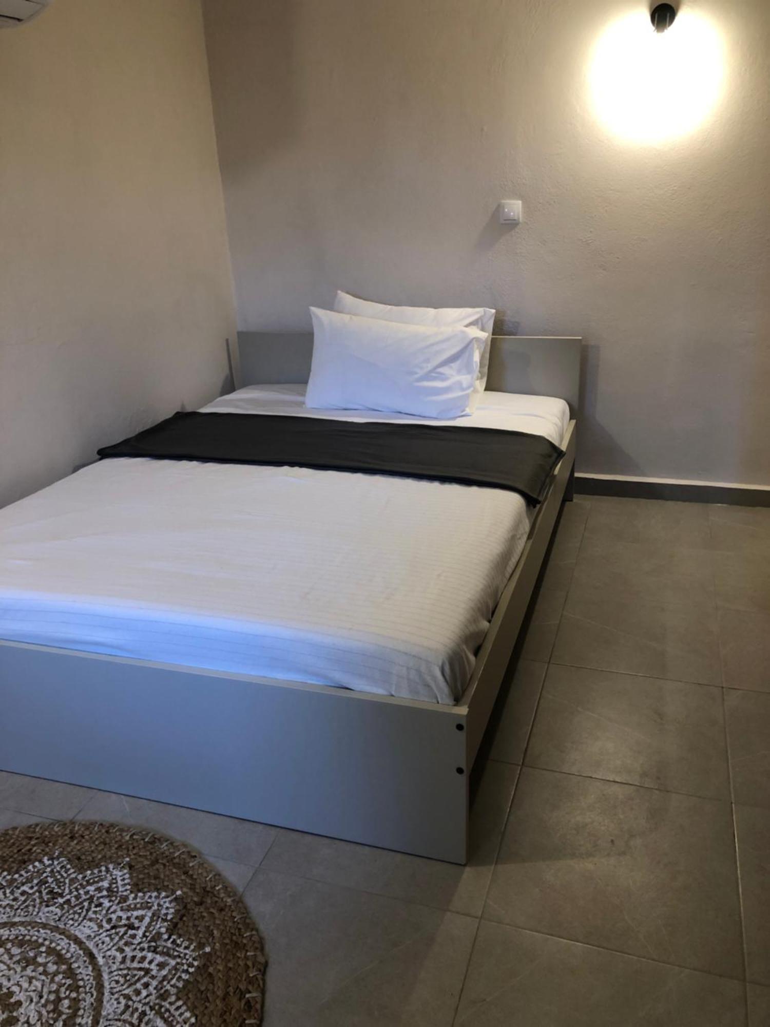 Solo Traveler Apartment Ermoupoli Bagian luar foto
